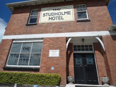 Studholme Hotel - image 1