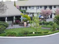 Airport Gateway Motor Lodge - image 1