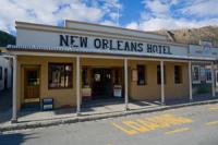 New Orleans Hotel and Fox's Bar