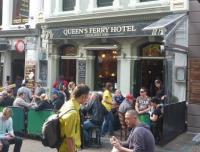 Queen's Ferry Hotel - image 1